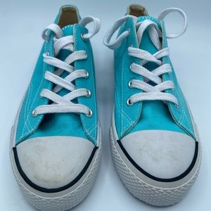 Brand new pair of Airwalk Skate shoes in size 8.5.